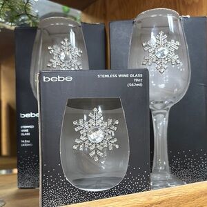 Bebe Snowflake Wine Glass Set